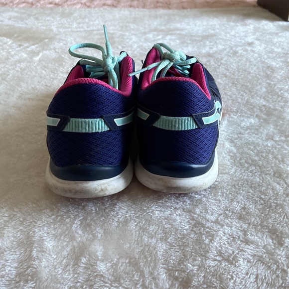 ASICS Cross Trainer - Picture 3 of 4